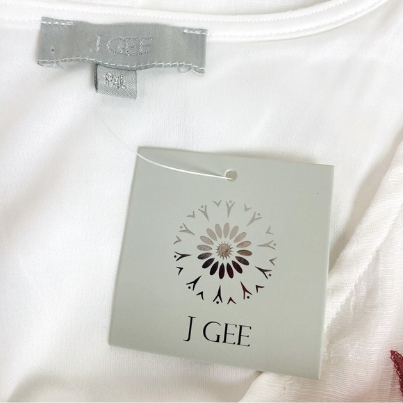 J Gee Red Floral Embroidered White Smocked Waist Tiered Dress Size XLP - Picture 5 of 8